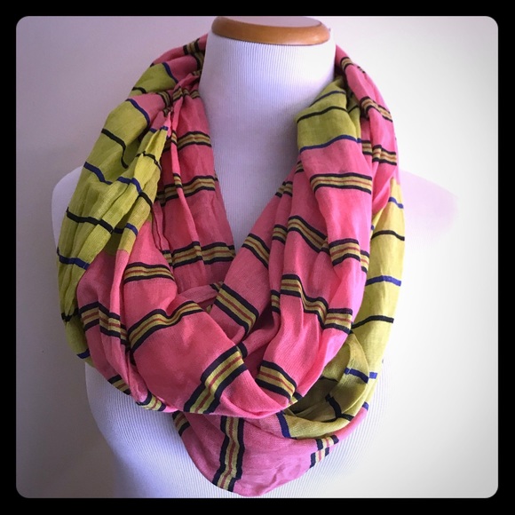 LOFT Accessories - ♥ 3/$15♥️ Loft Cotton & Rayon Blend Infinity Scarf